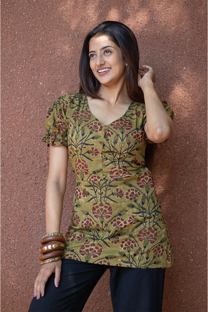 Cotton Top Green V-neck with loop