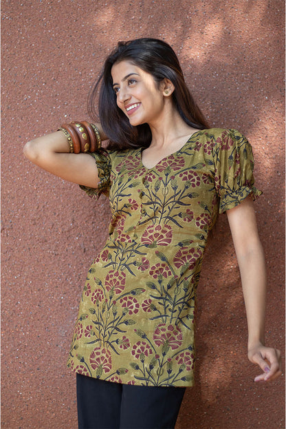 Cotton Top Green V-neck with loop