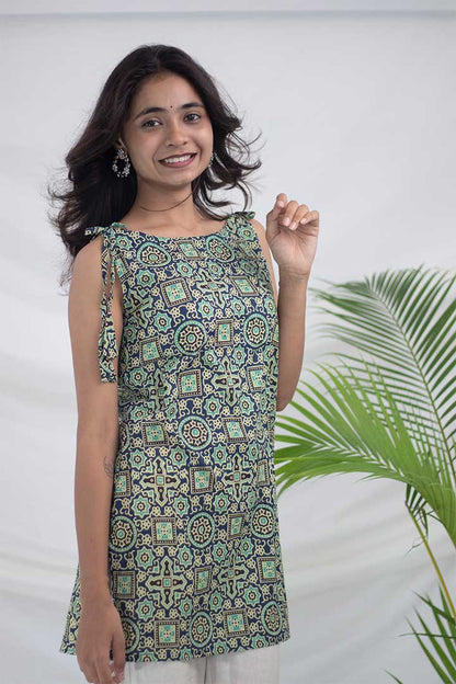 Shoulder Tie Boat Neck Top